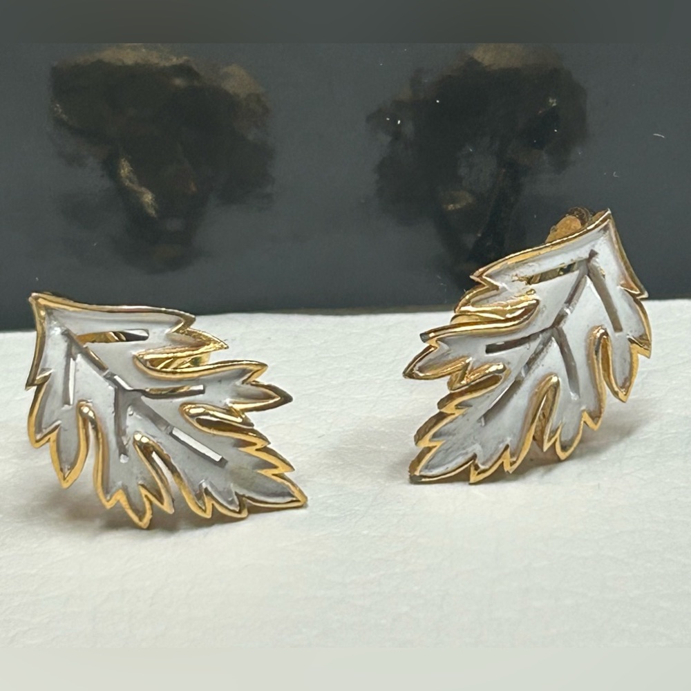 Modern Vintage Trifari Signed Clip On White Enamel Leaf/Feather/Floral Earrings
